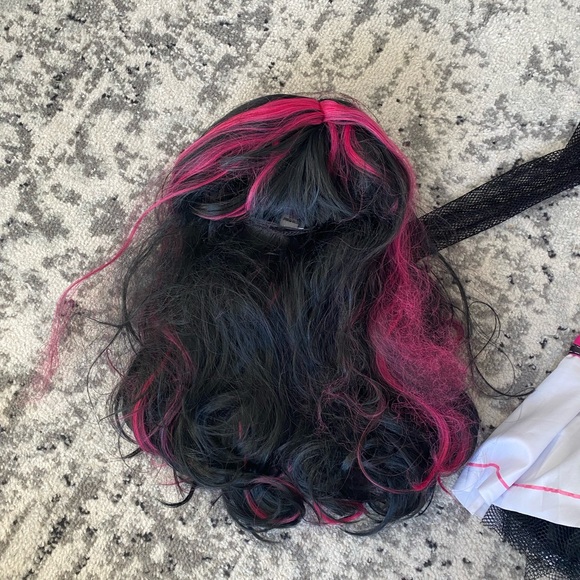Monster High Draculaura Costume with wig - Picture 7 of 9